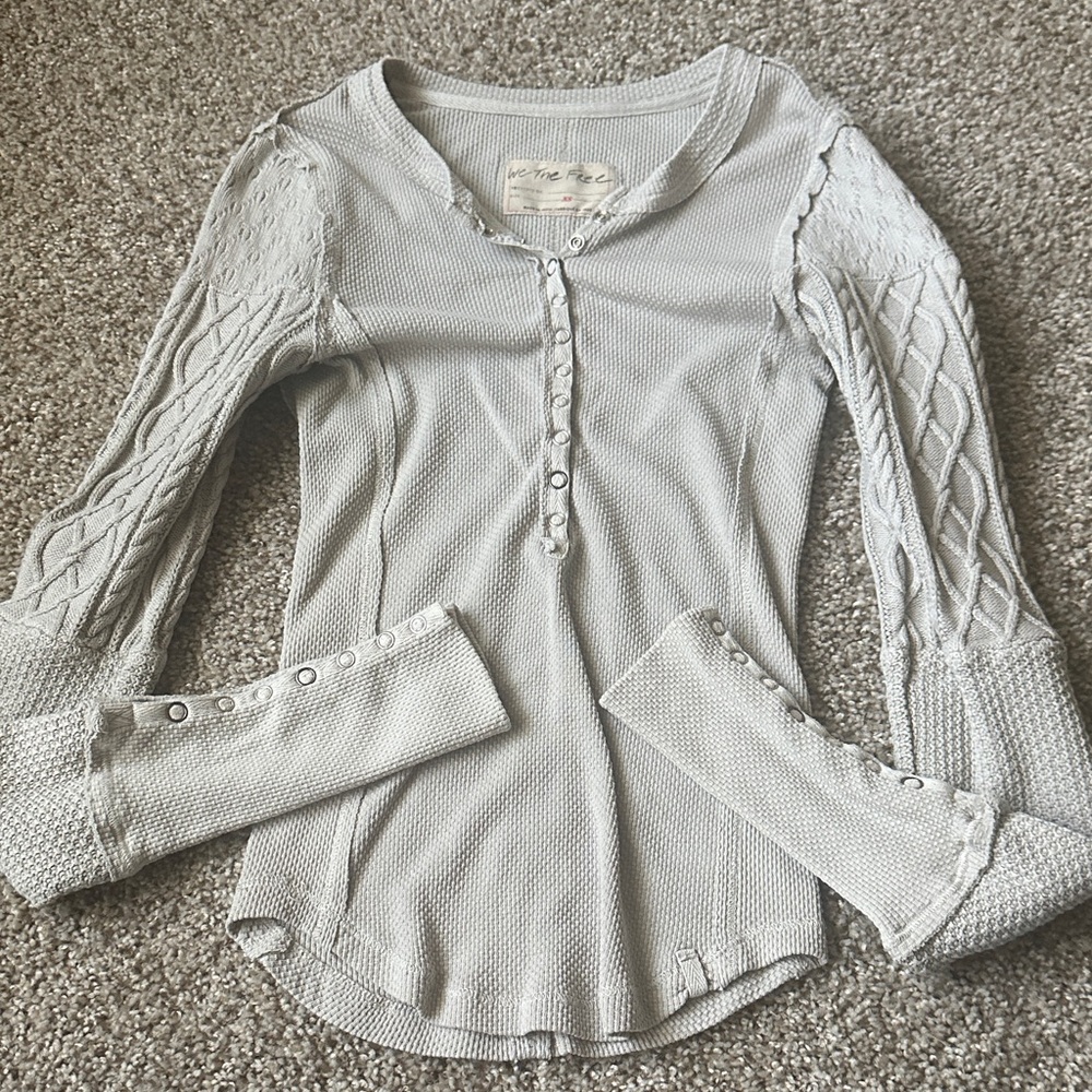 We The Free Light Gray Textured Long Sleeve Top